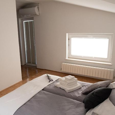 Castle House Rooms, Swimming Pool & Sauna & Tennis Court & Wine Cellar Сежана Екстер'єр фото