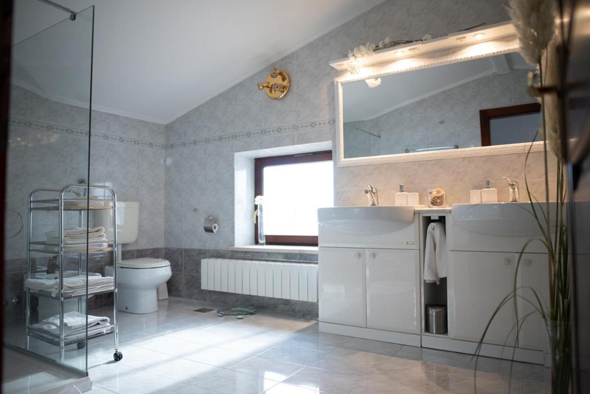 Castle House Rooms, Swimming Pool & Sauna & Tennis Court & Wine Cellar Сежана Екстер'єр фото