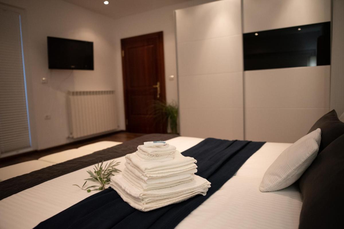 Castle House Rooms, Swimming Pool & Sauna & Tennis Court & Wine Cellar Сежана Екстер'єр фото
