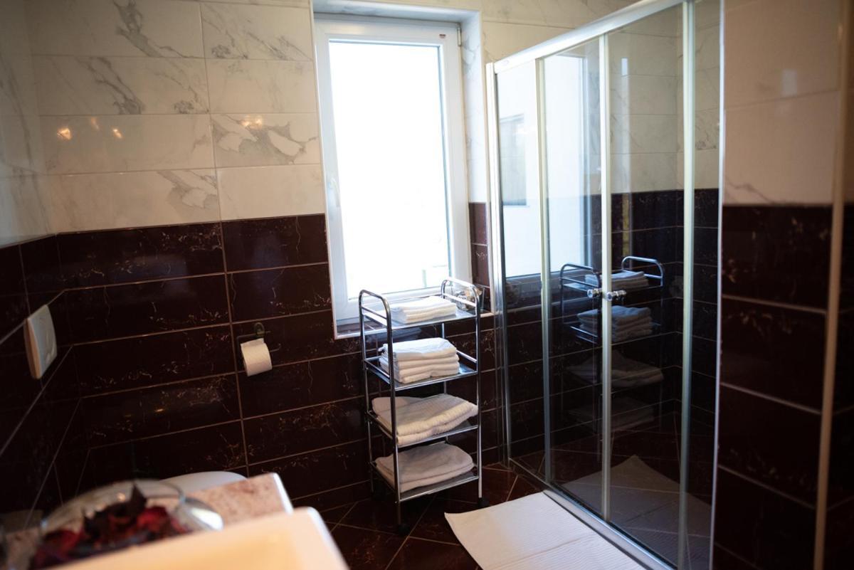 Castle House Rooms, Swimming Pool & Sauna & Tennis Court & Wine Cellar Сежана Екстер'єр фото