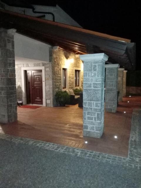 Castle House Rooms, Swimming Pool & Sauna & Tennis Court & Wine Cellar Сежана Екстер'єр фото