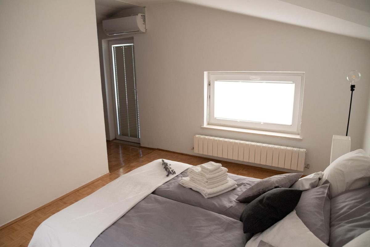 Castle House Rooms, Swimming Pool & Sauna & Tennis Court & Wine Cellar Сежана Екстер'єр фото